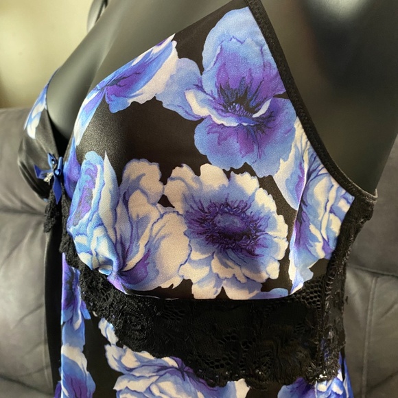In Bloom by Jonquil Woman’s Silky Lacey Blue Floral Slip Babydoll Size L - Picture 10 of 11